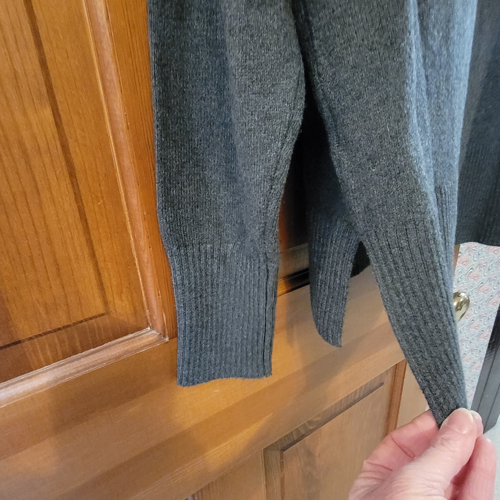 Banana Republic Charcoal Gray Crewneck Sweater Wool Blend Size Large - Picture 6 of 9